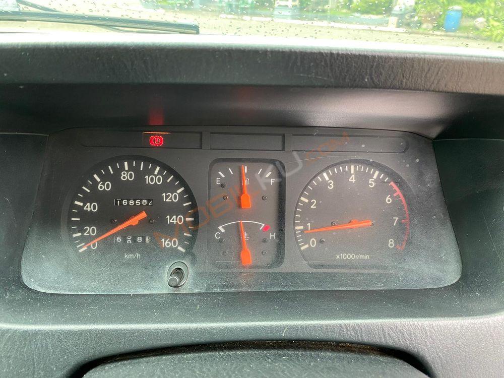 Mobil Toyota Kijang 1998