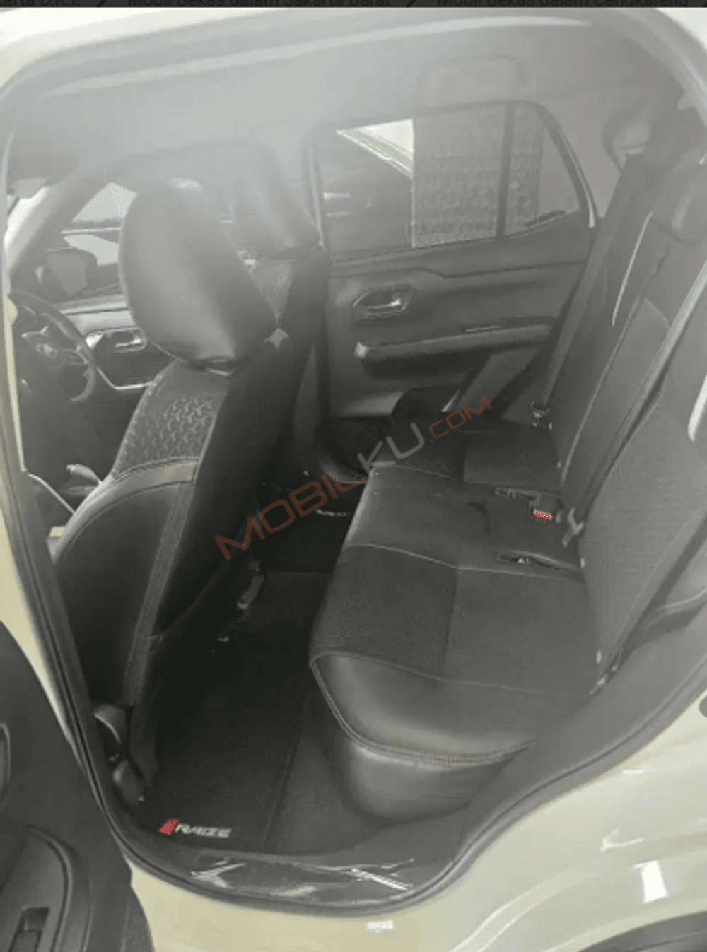 Mobil Toyota Raize 2022