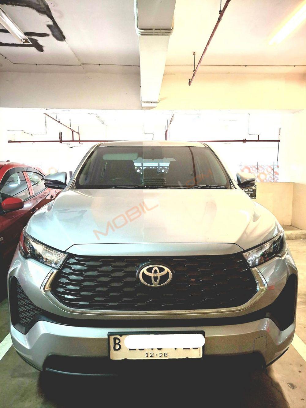Mobil Toyota Kijang Innova Zenix 2023