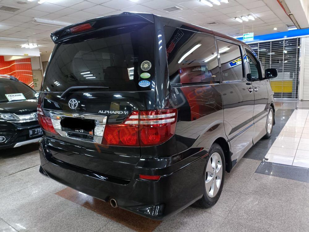 Mobil Toyota Alphard 2008
