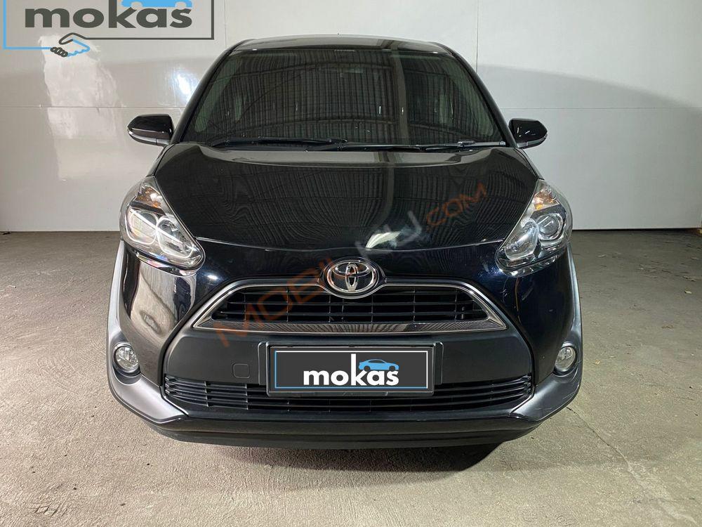 Mobil Toyota Sienta 2017