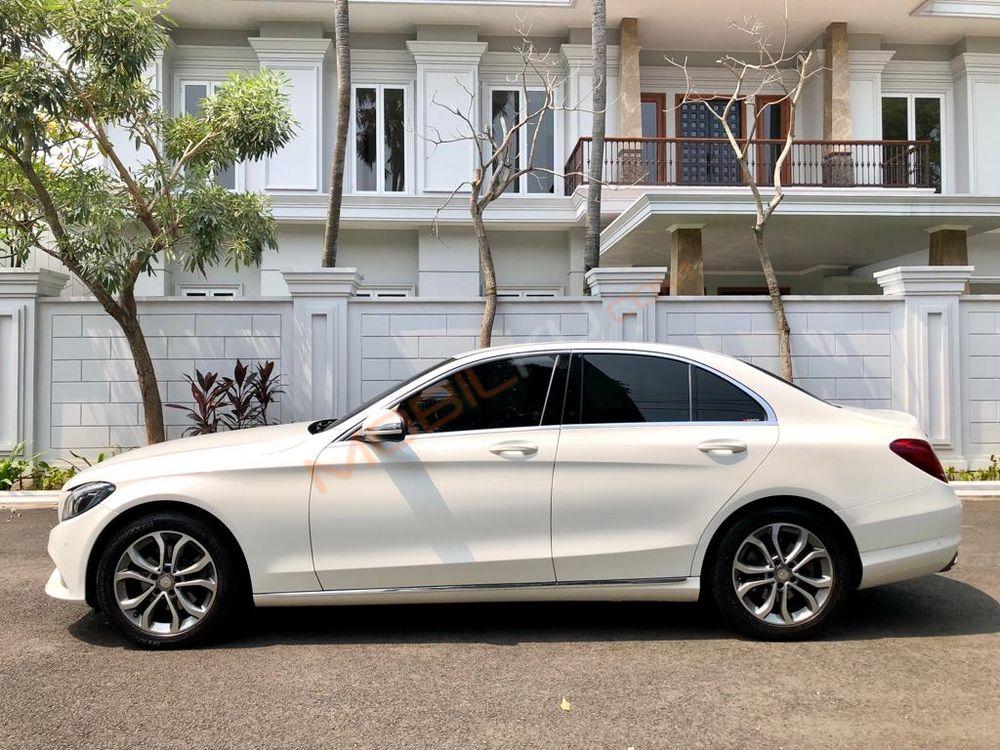 Mobil Mercedes-Benz C-Class 2016