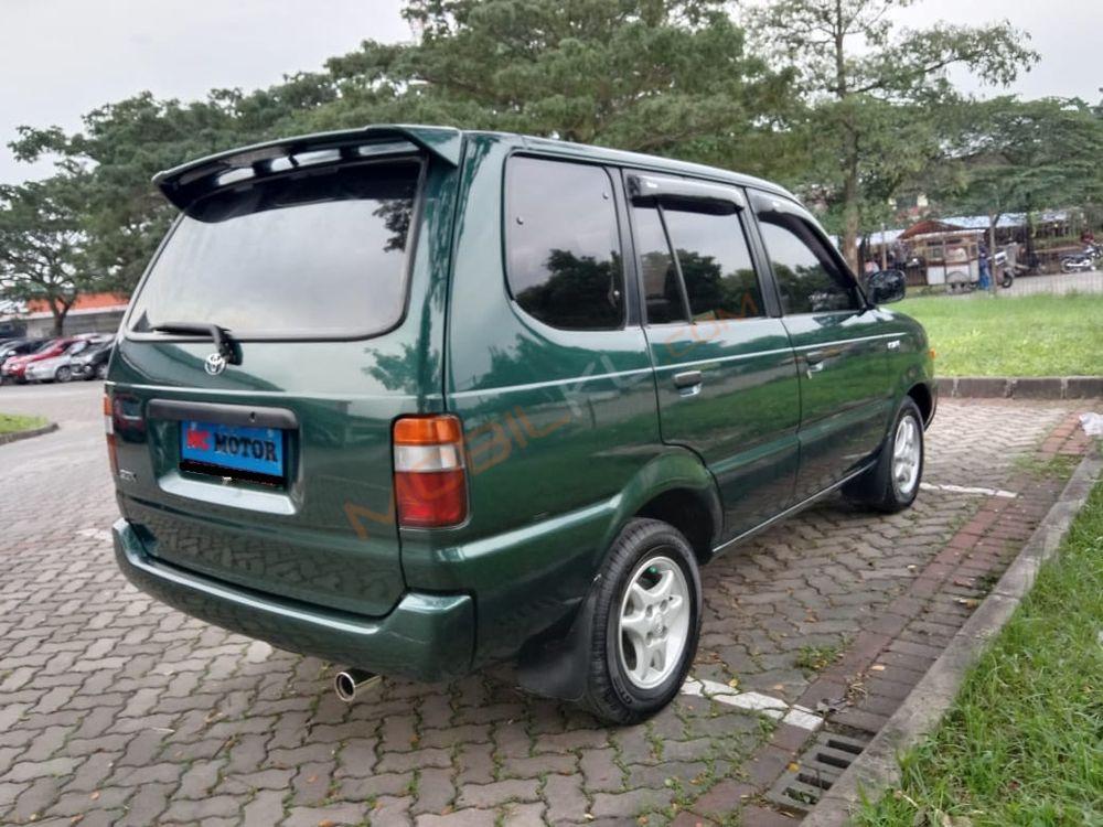 Mobil Toyota Kijang 1997
