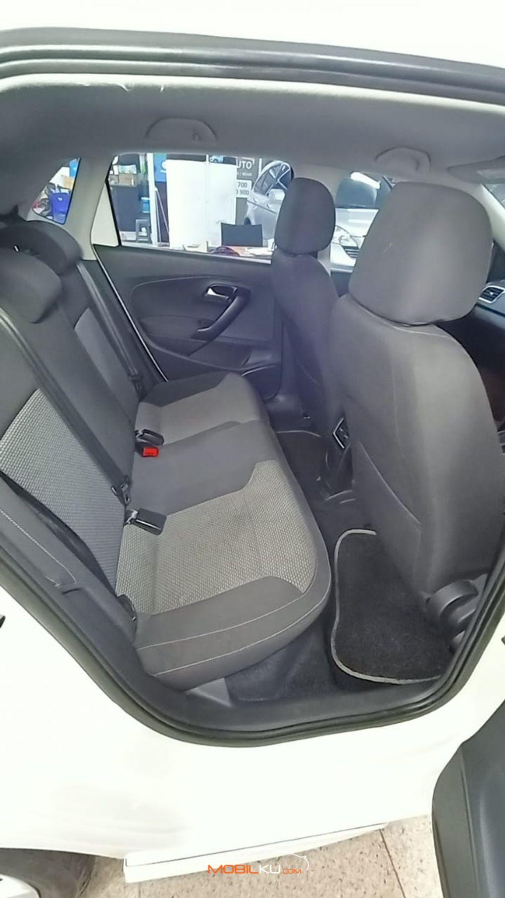 Mobil Volkswagen Polo 2017