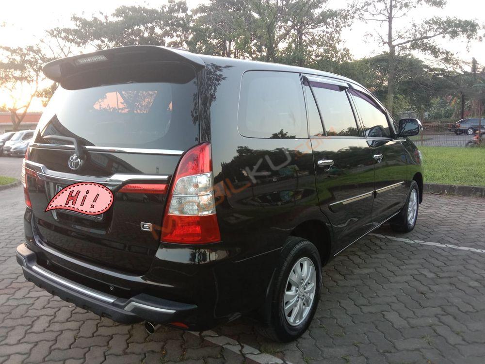 Mobil Toyota Kijang Innova 2014