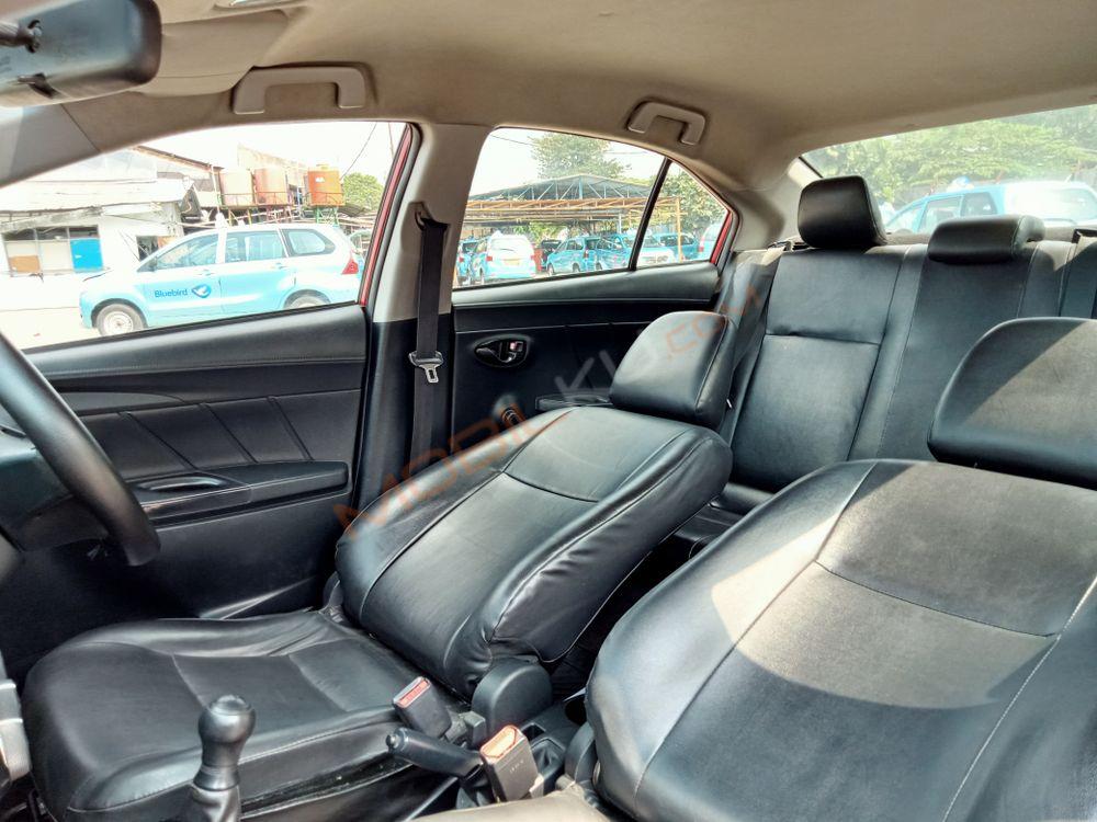 Mobil Toyota Limo 2014