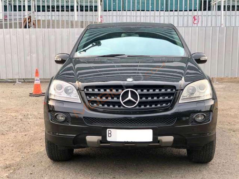 Mobil Mercedes-Benz ML 2006