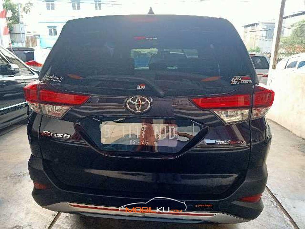Mobil Toyota Rush 2018