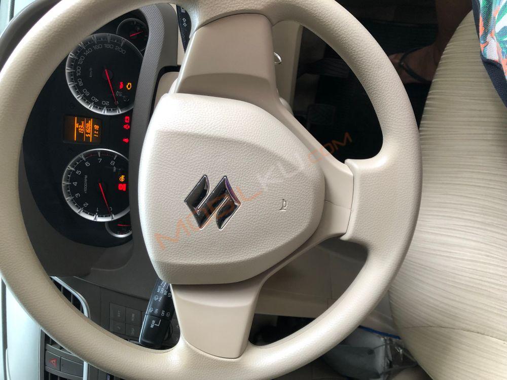 Mobil Suzuki Ertiga 2014