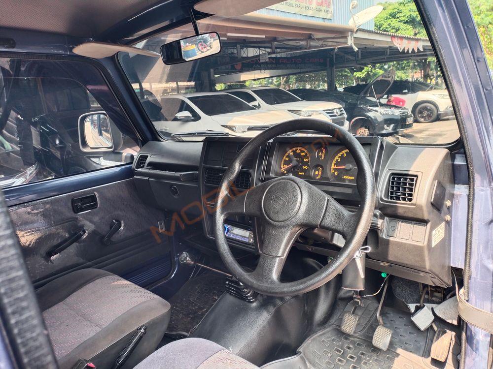 Mobil Suzuki Katana 2005