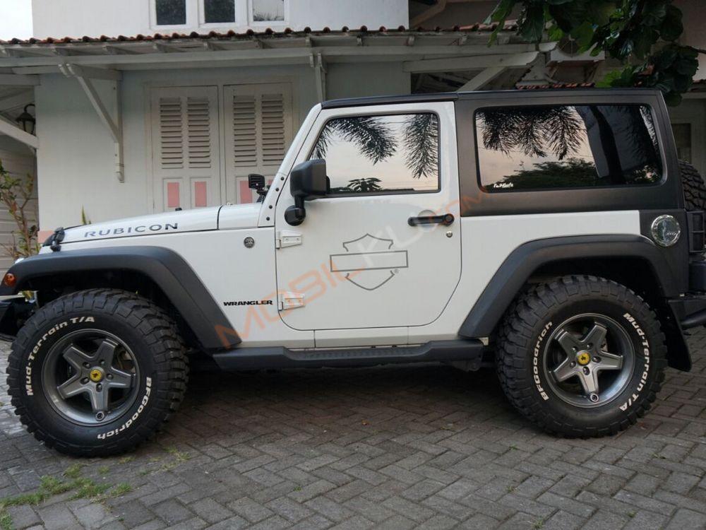 Mobil Jeep Wrangler 2013