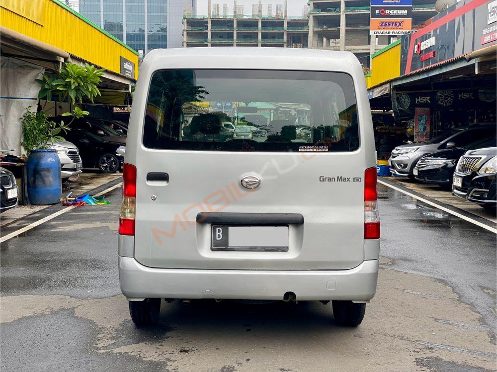 Mobil Daihatsu Gran Max 2015