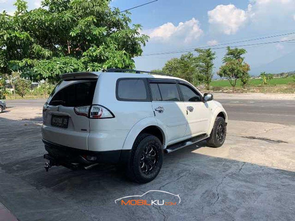 Mobil Mitsubishi Pajero Sport 2010