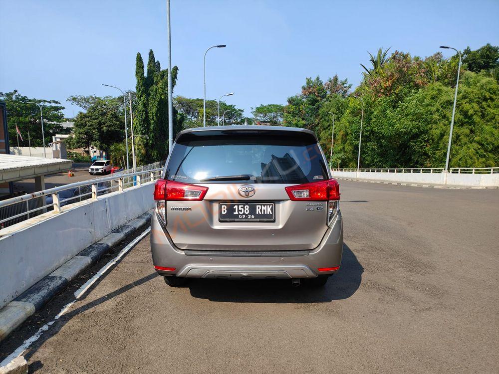 Mobil Toyota Kijang Innova 2016