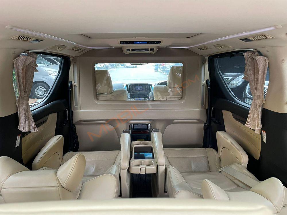 Mobil Toyota Alphard 2017