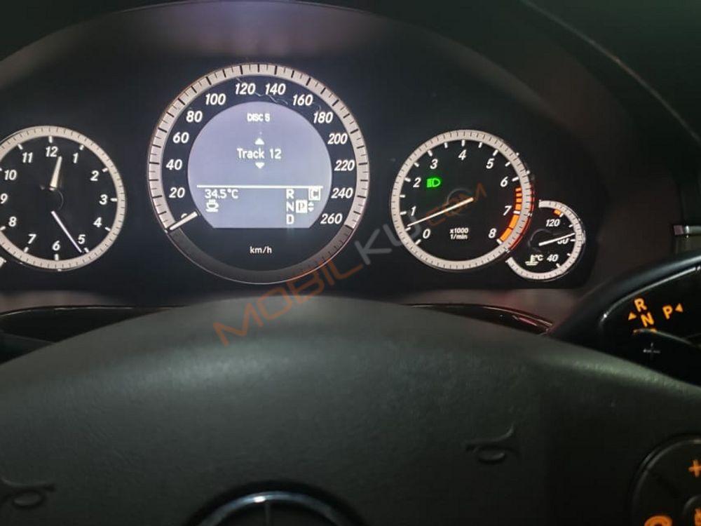 Mobil Mercedes-Benz E-Class 2010
