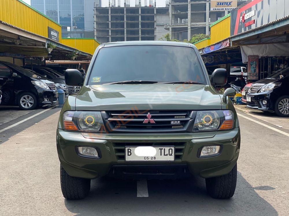 Mobil Mitsubishi Pajero 2001