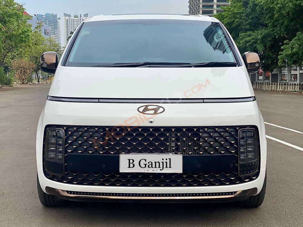 Mobil Hyundai Staria 2022