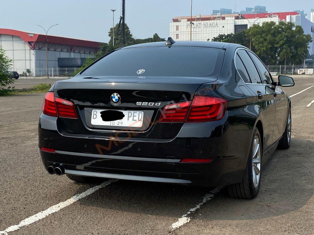 Mobil BMW 5 Series 2013