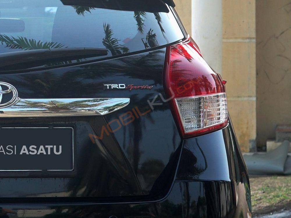 Mobil Toyota Yaris 2015