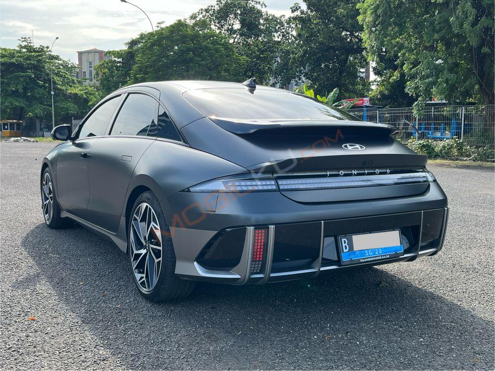 Mobil Hyundai Ioniq 6 2023