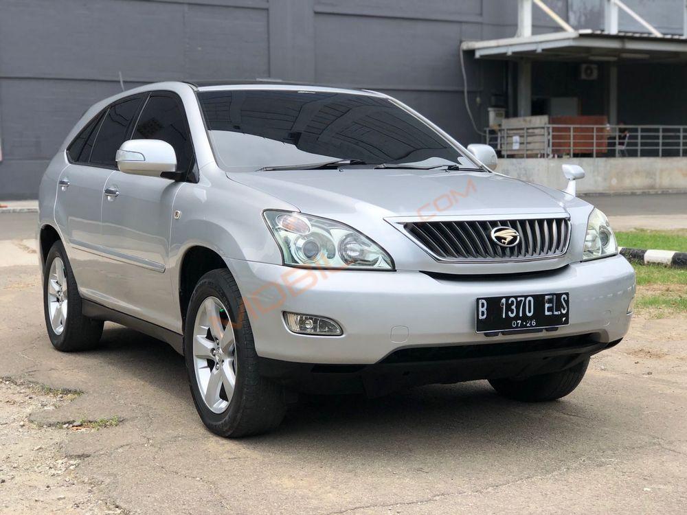 Mobil Toyota Harrier 2013