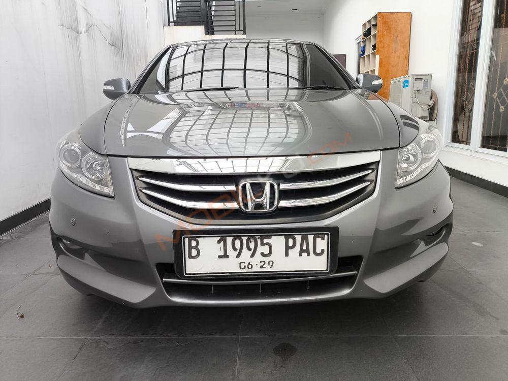 Mobil Honda Accord 2012