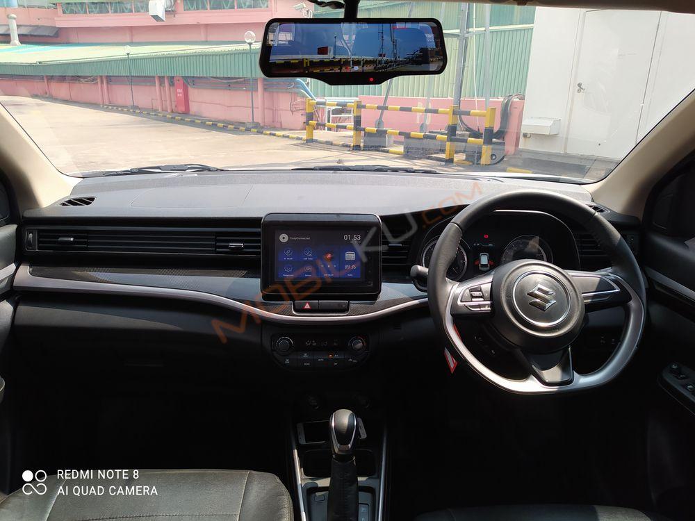 Mobil Suzuki XL7 2021