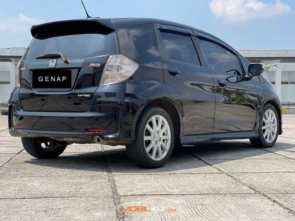 Mobil Honda Jazz 2013