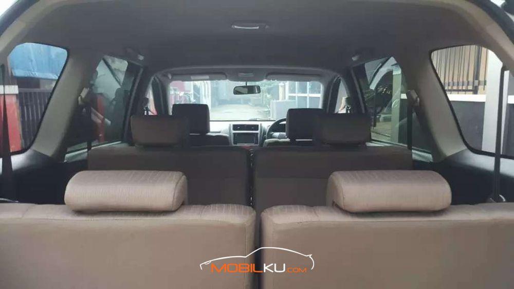 Mobil Daihatsu Xenia 2016