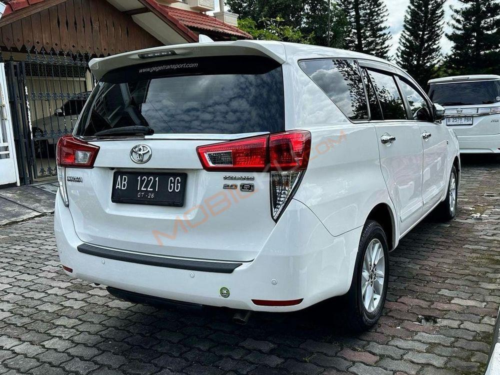 Mobil Toyota Kijang Innova 2016