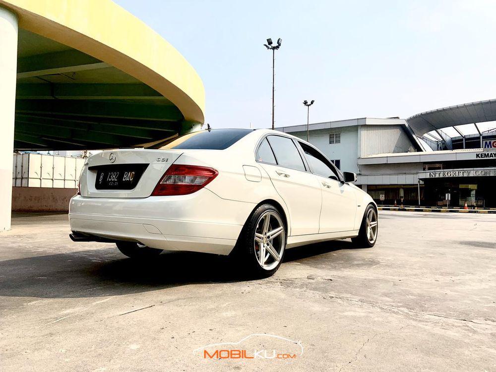 Mobil Mercedes-Benz C-Class 2011