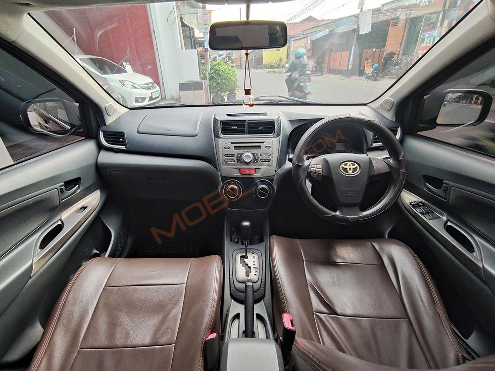 Mobil Toyota Avanza 2015