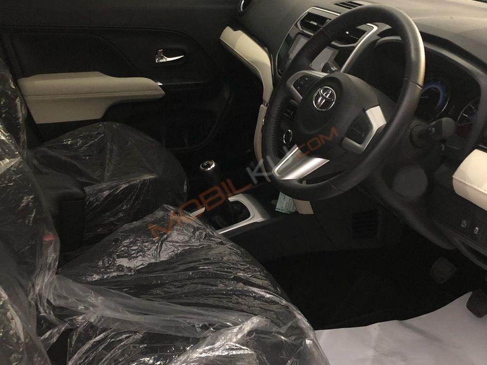 Mobil Toyota Rush 2021