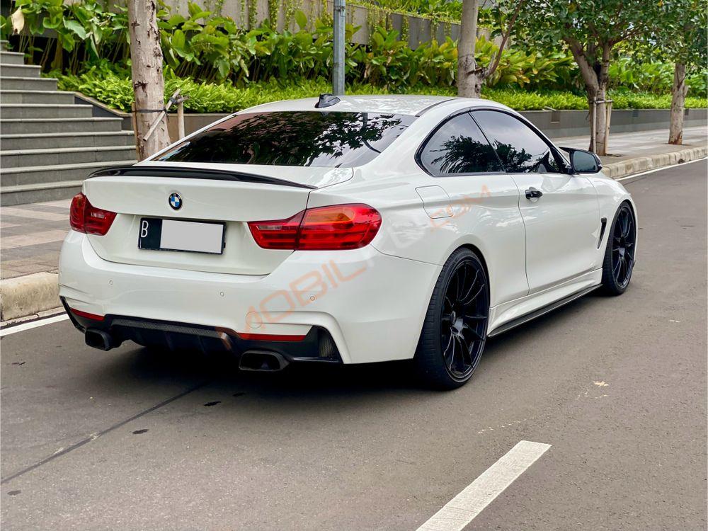 Mobil BMW 4 Series 2015