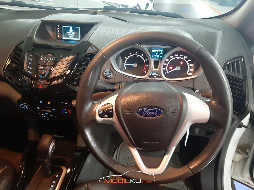 Mobil Ford EcoSport 2014