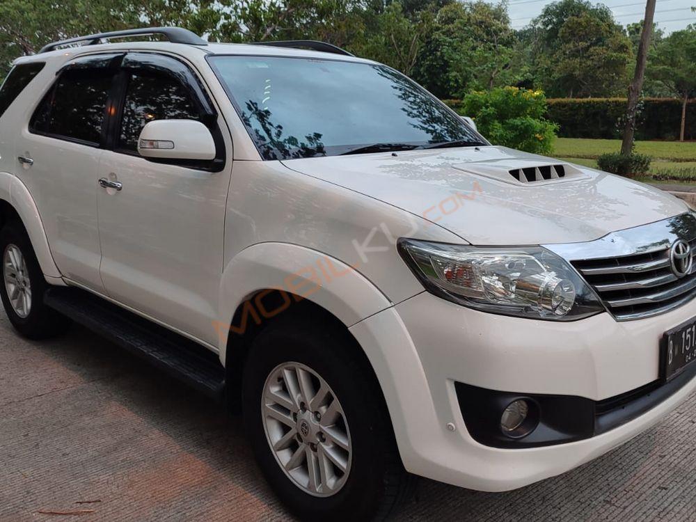 Mobil Toyota Fortuner 2013