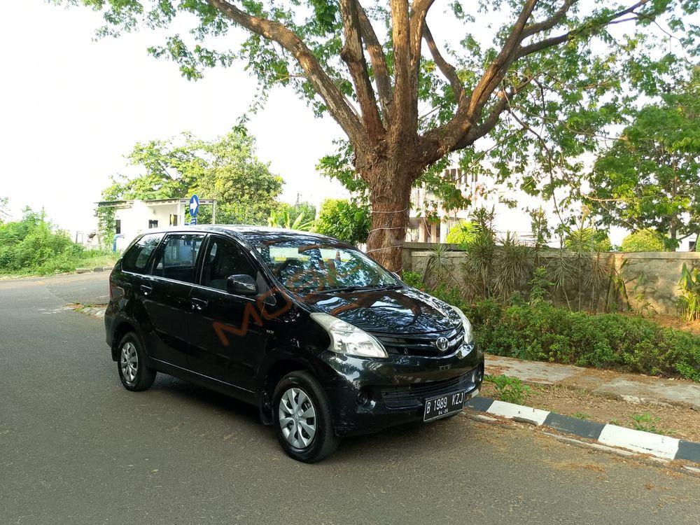 Mobil Toyota Avanza 2016