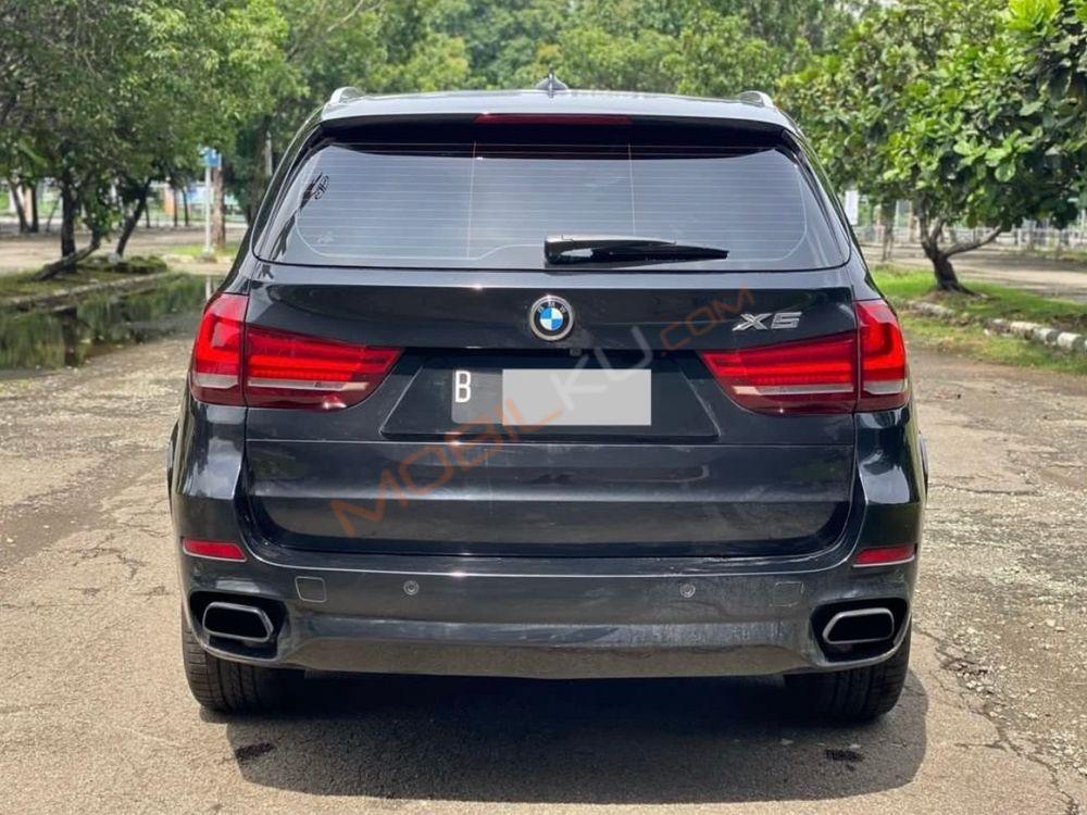 Mobil BMW X5 2015