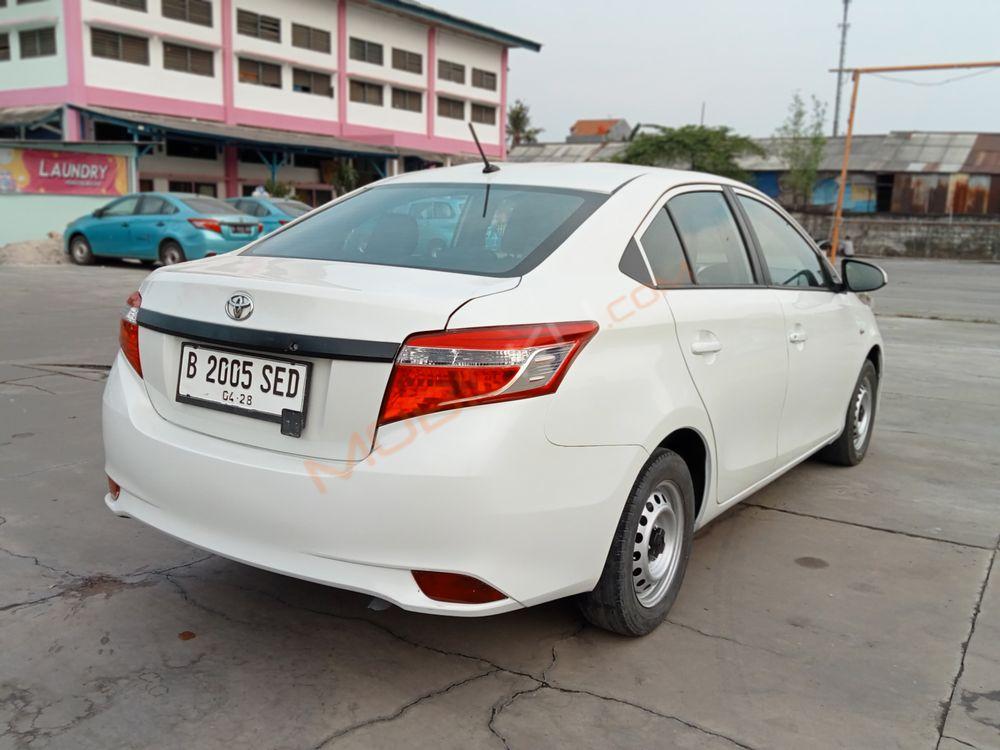 Mobil Toyota Limo 2014