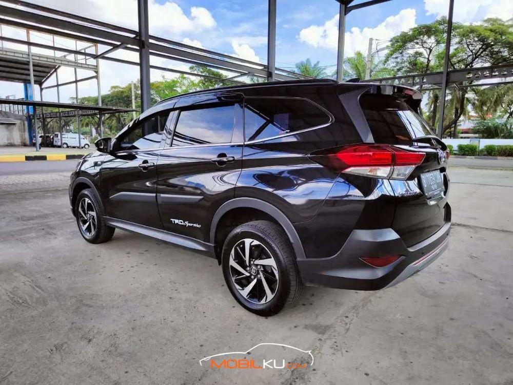 Mobil Toyota Rush 2018