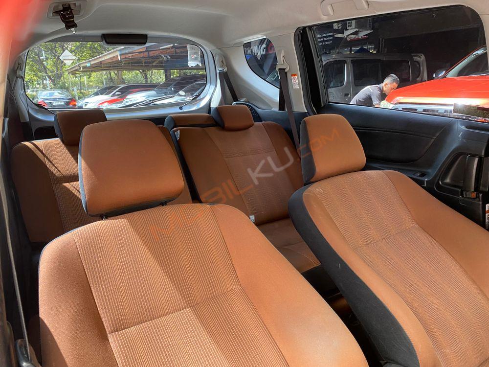 Mobil Toyota Sienta 2019