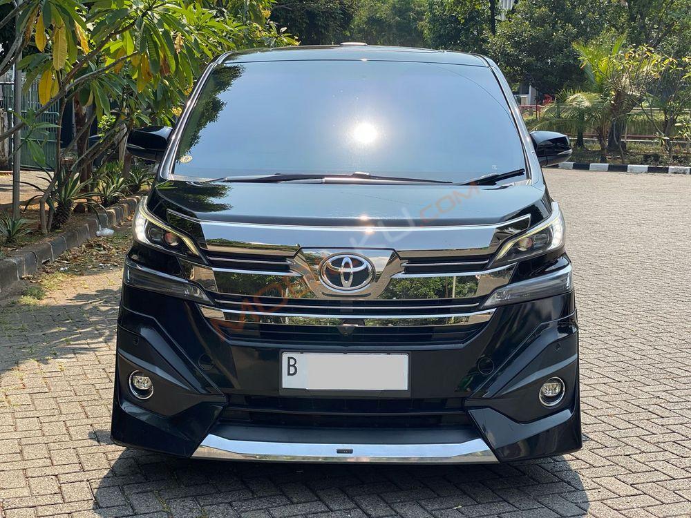 Mobil Toyota Vellfire 2016