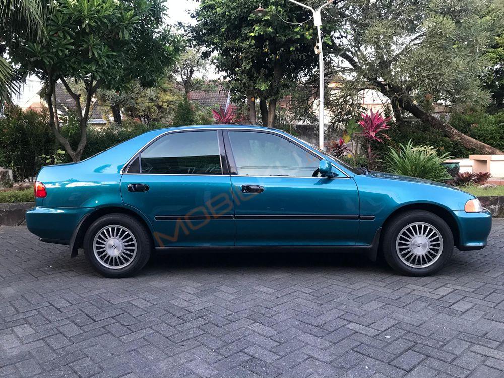 Mobil Honda Civic Sedan 1995