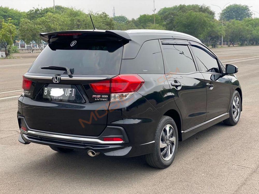 Mobil Honda Accord 2013