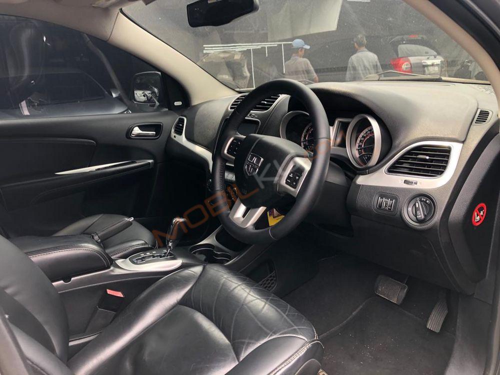 Mobil Dodge Journey 2013