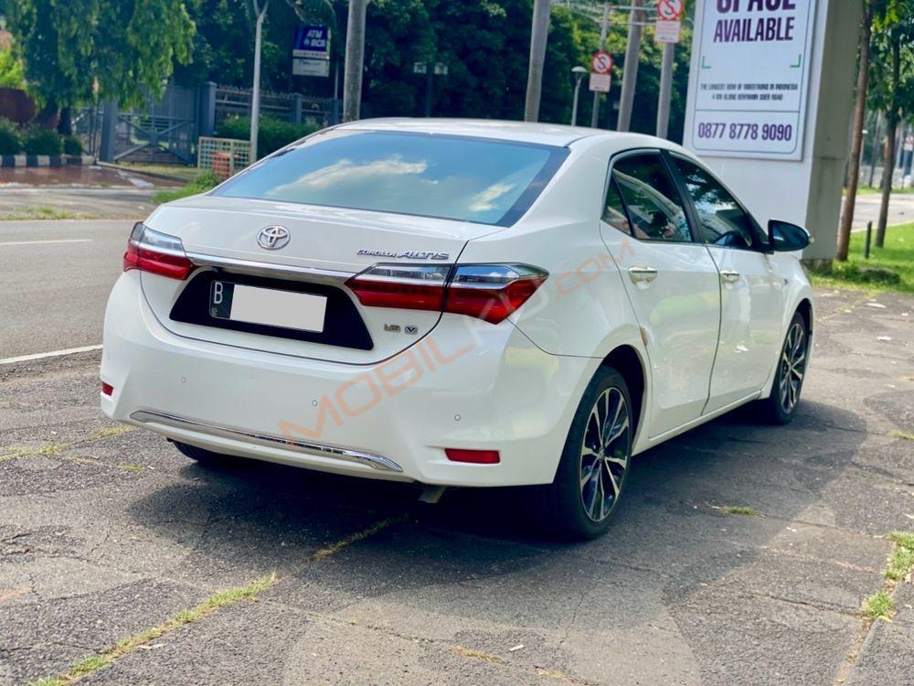 Mobil Toyota Corolla 2017