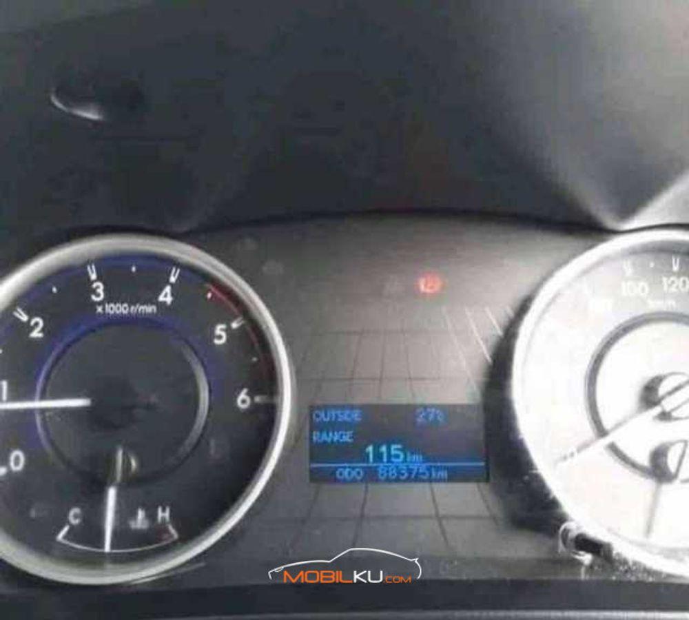 Mobil Toyota Hilux 2018