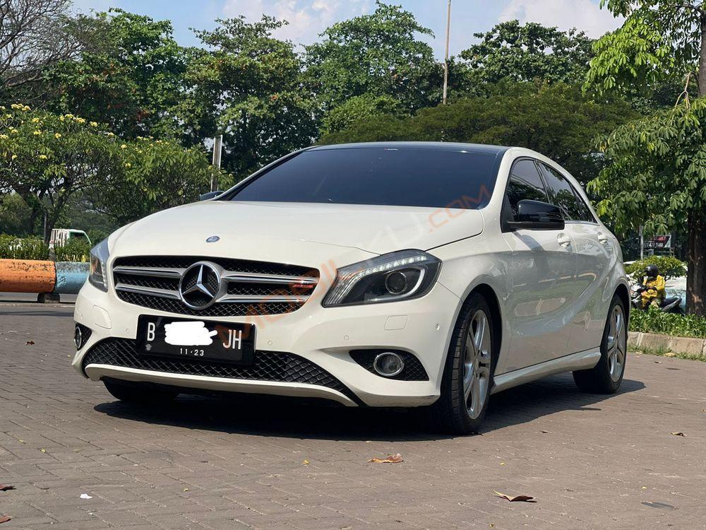 Mobil Mercedes-Benz A-Class 2013