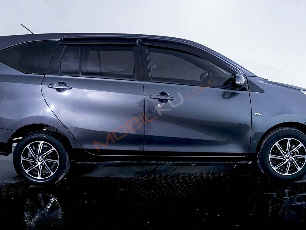 Mobil Toyota Calya 2021